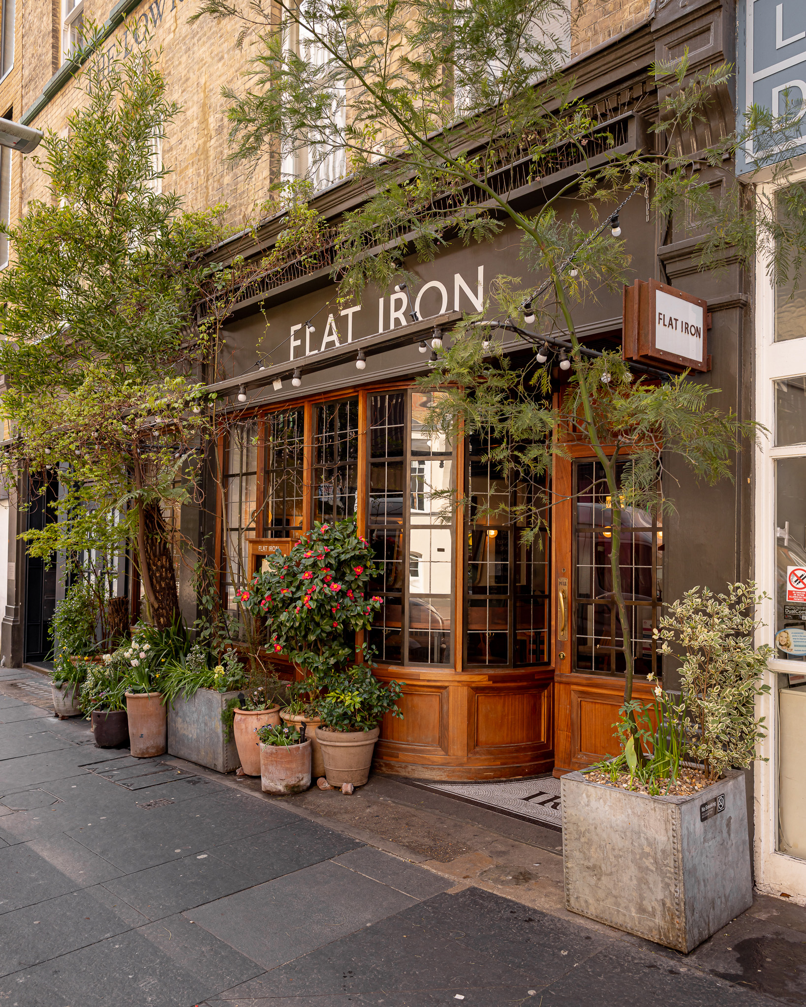 Flat Iron London Bridge