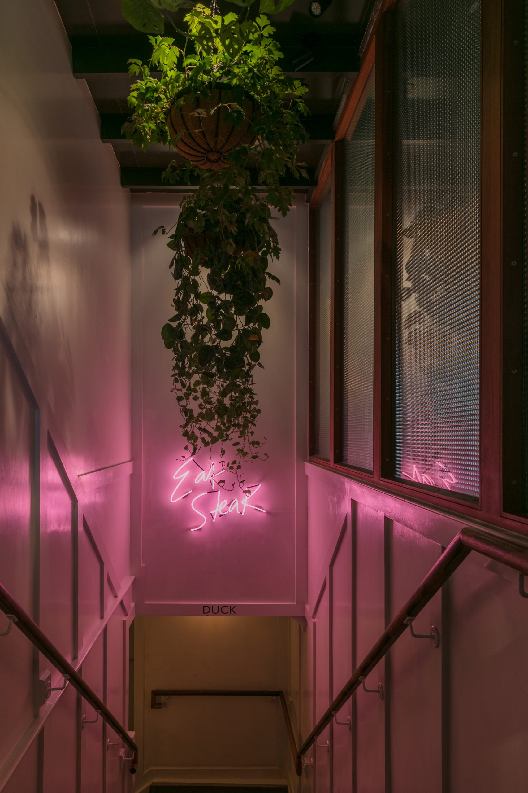 Flat Iron London Bridge